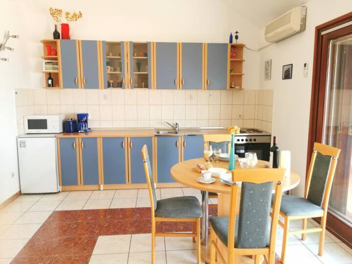 Apartment Biljana Bol Exterior photo